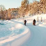 Feriehus Bjørnebo, Family *
